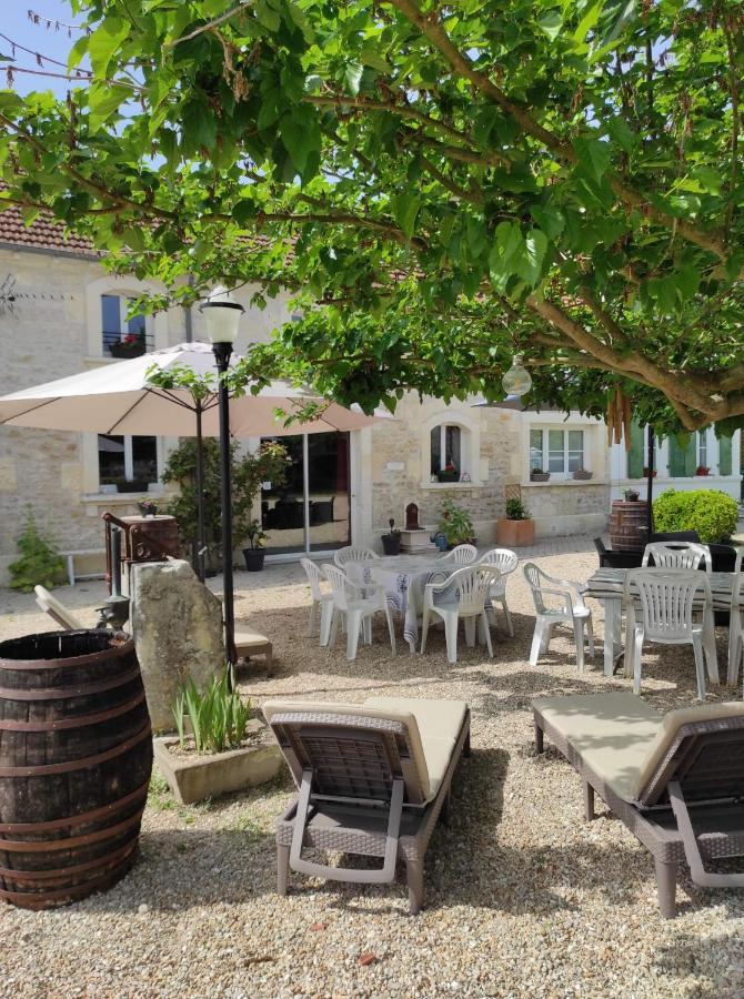 L'Entre Deux Vignes Bed & Breakfast Brizambourg ภายนอก รูปภาพ